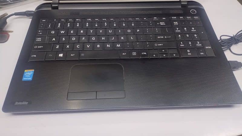 Toshiba Satellite C50-B Full HD 15.5" Laptop 1