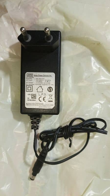 adopter  12 volt 2 amp 0