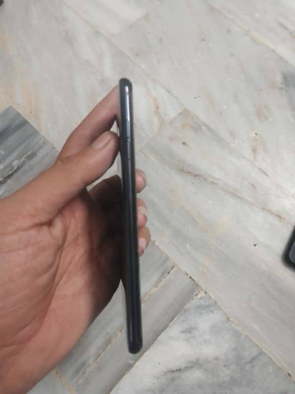 Exchange wale ajao Lg v35 thinq 6gb 64gb pta approved 7