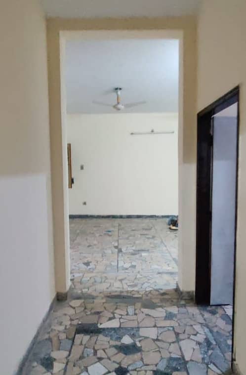 A Spacious 1 Kanal Upper Portion In Model Town Link Road 1