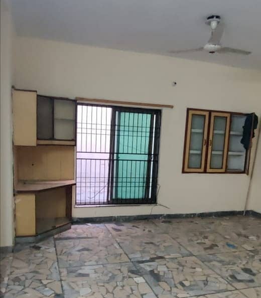 A Spacious 1 Kanal Upper Portion In Model Town Link Road 16