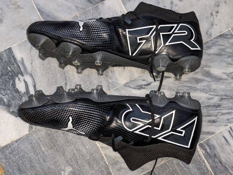 football shoes 17