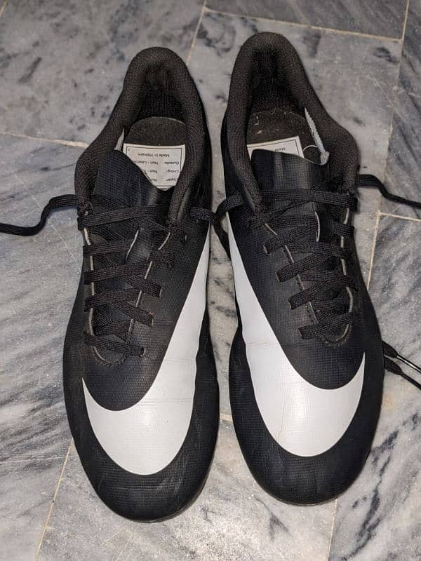 football shoes 19