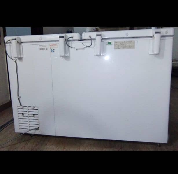 a pel freezer two door only 2 years used. in warranty 4