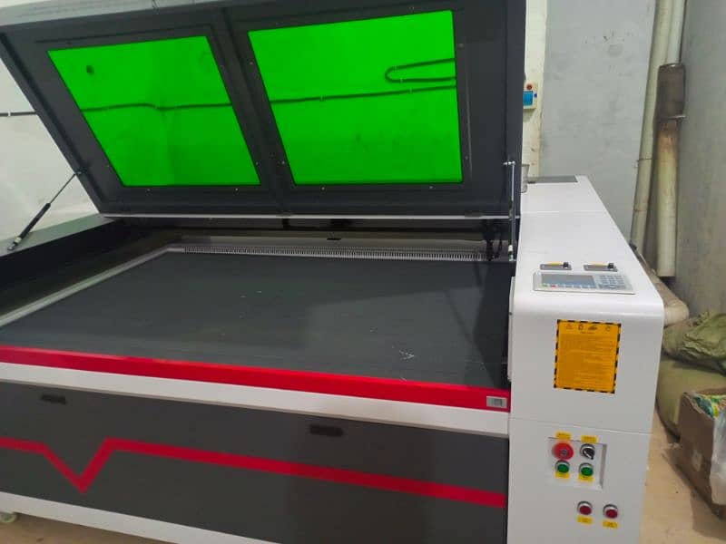 laser cutting machine 3