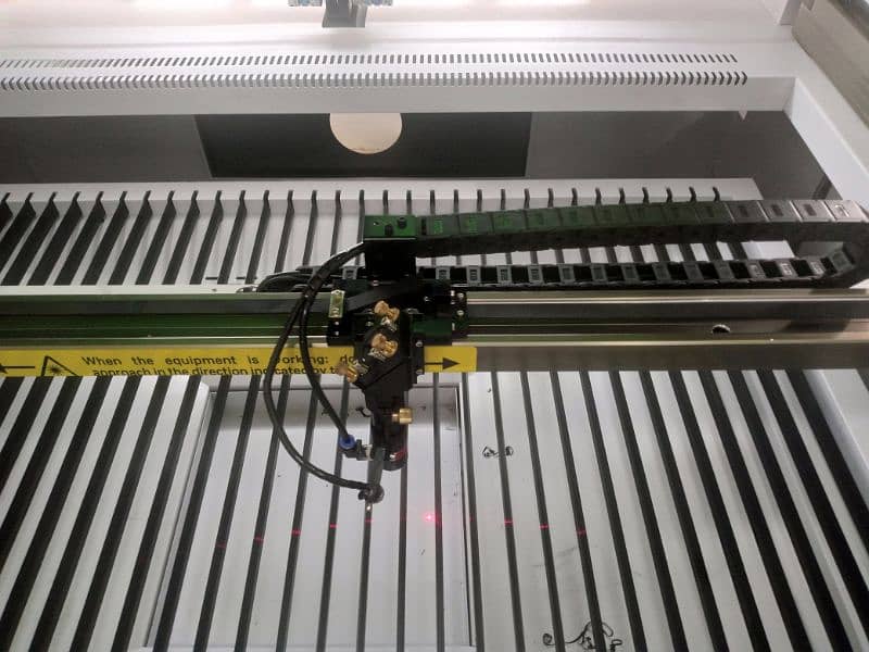 laser cutting machine 5