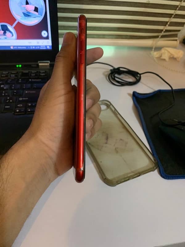 iPhone 8 plus “Product red” 7