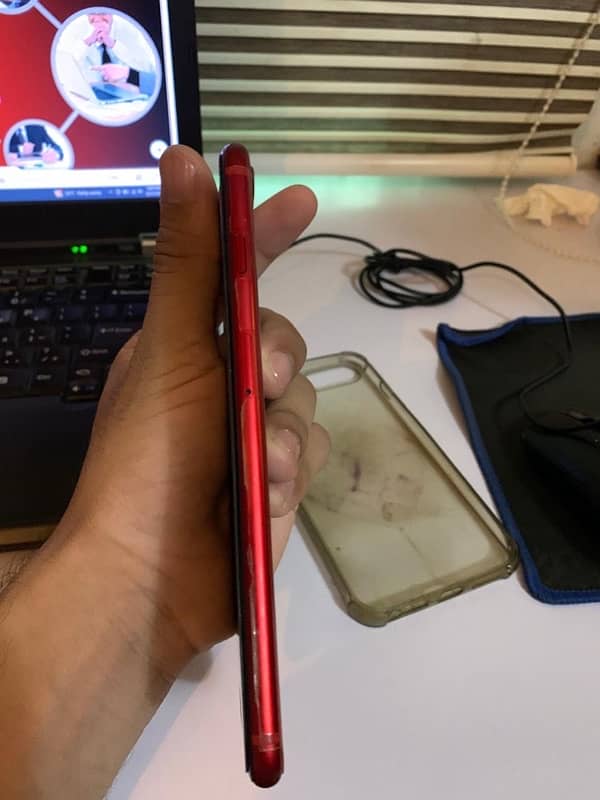 iPhone 8 plus “Product red” 8