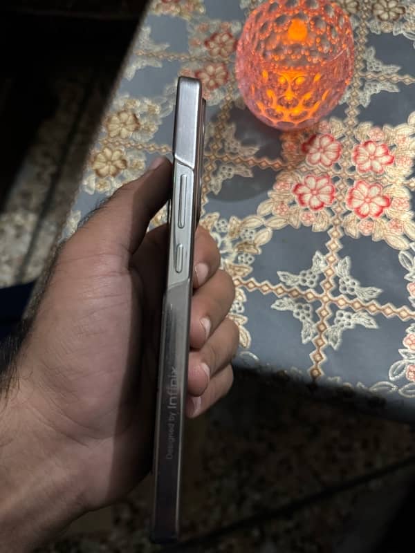 infinix  note 40 8/256 3