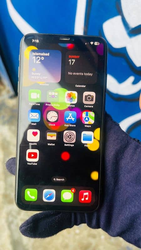 iphone xs max 64 . . no: 03097751682 0