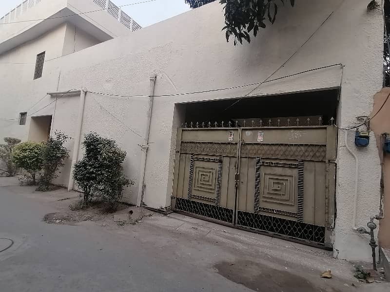 A Centrally Located House Is Available For rent In Lahore 2