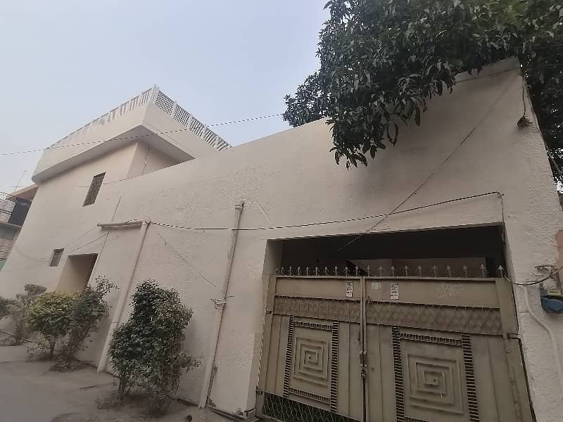 A Centrally Located House Is Available For rent In Lahore 3