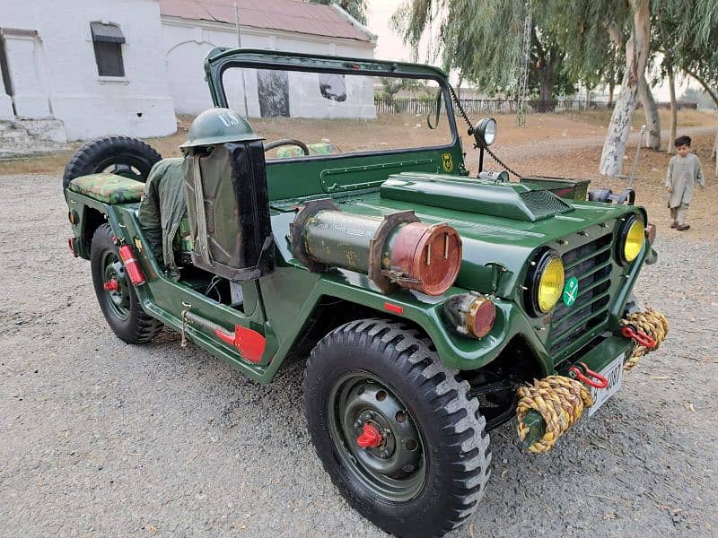 Jeep M 825 1980 2