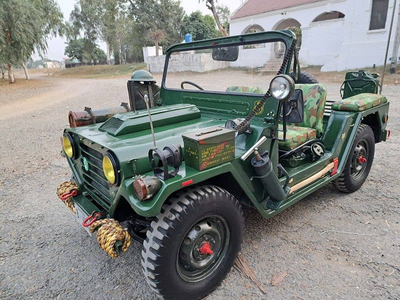 Jeep M 825 1980 3