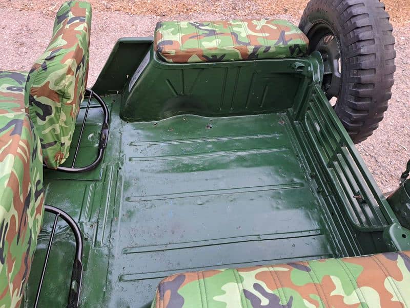 Jeep M 825 1980 12