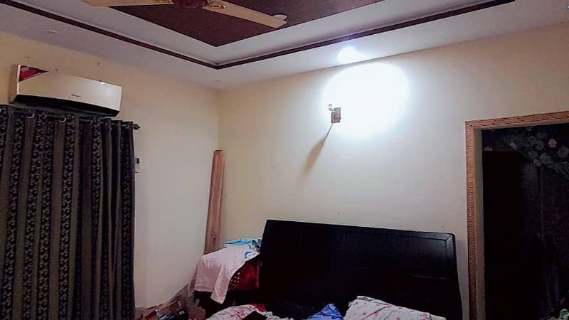 Single Storey 1 Kanal House Available In Marghzar Officers Colony For sale 8