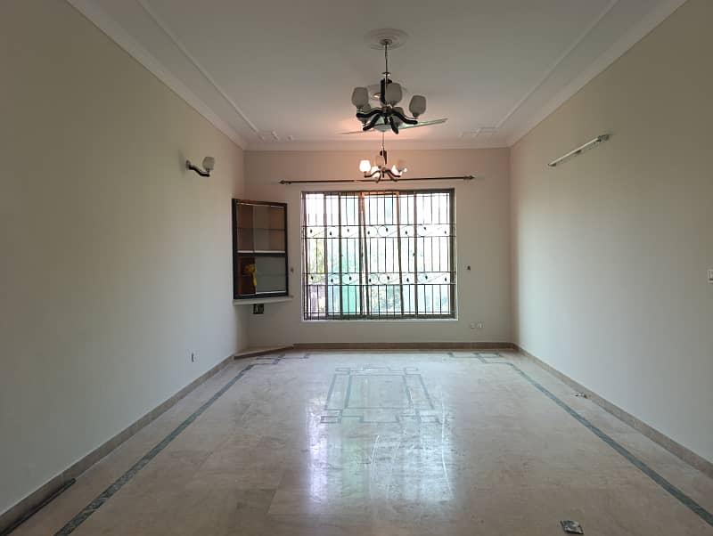 THE UPPER PORTION IS AVAILABLE FOR RENT IN I-8 ISLAMABAD. 0