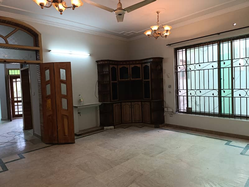 THE UPPER PORTION IS AVAILABLE FOR RENT IN I-8 ISLAMABAD. 3