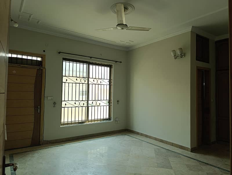 THE UPPER PORTION IS AVAILABLE FOR RENT IN I-8 ISLAMABAD. 8