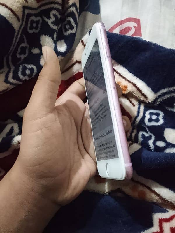 iphone 6 9/10 condition 64 gb gold color hai bhi paper laga hai pink 4