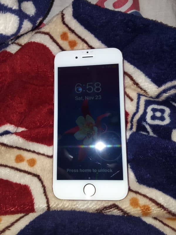 iphone 6 9/10 condition 64 gb gold color hai bhi paper laga hai pink 13