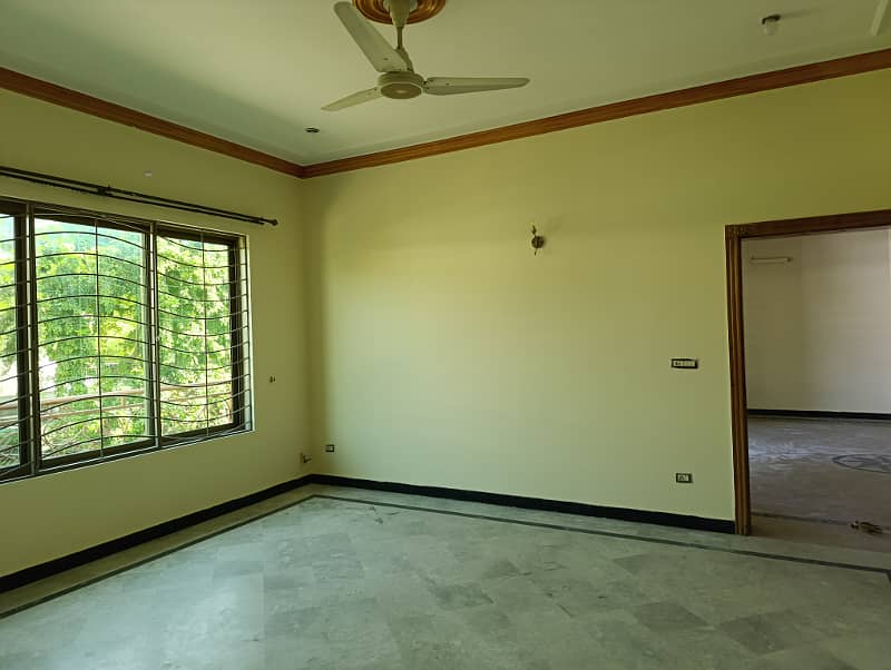 UPPER PORTION IS AVAILABLE FOR RENT IN I-8 ISLAMABAD. 4