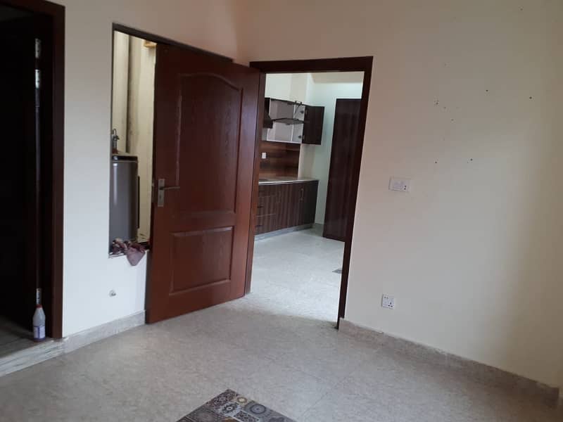 One Bedroom Apartment Available For Rent 3