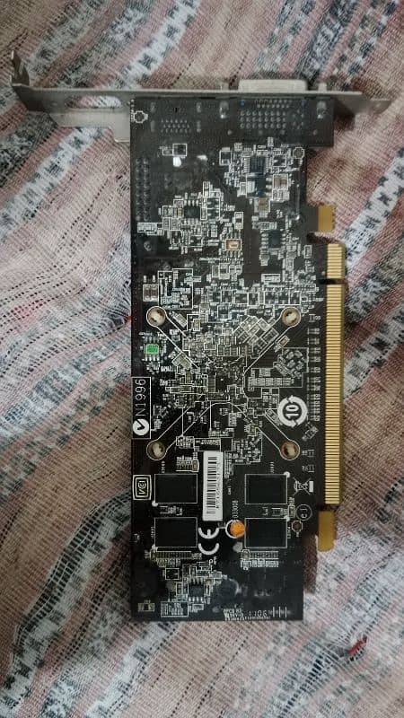 AMD Redeon R5450 1 GB Ddr 3 3