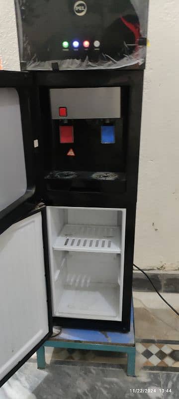 Pel Hot and Cold Water dispenser Like brand New 9