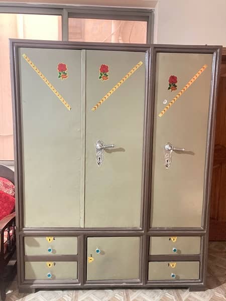 Almari(Wardrobe) for sale 0