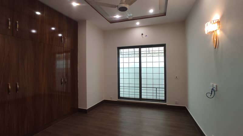 1 Kanal 3 Bed Lower Portion Available For Rent 12