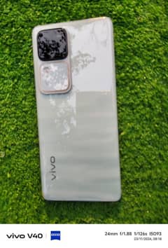 vivo V30