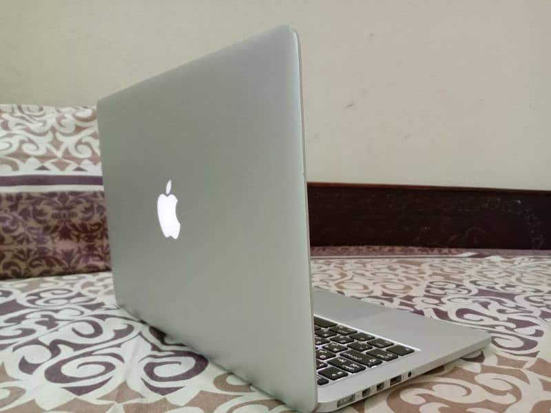 Macbook pro Retina Display in Excellent Condition 5