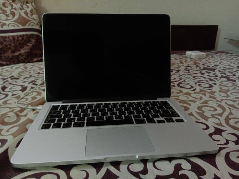 Macbook pro Retina Display in Excellent Condition 7