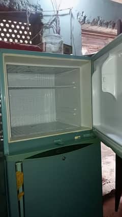 new condition ma Hy waves fridge argent sale