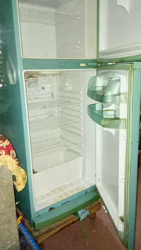 new condition ma Hy waves fridge argent sale 1