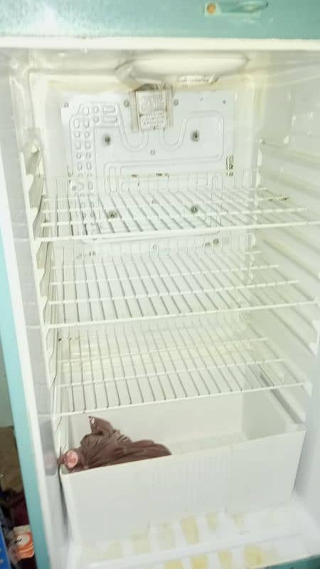 new condition ma Hy waves fridge argent sale 3