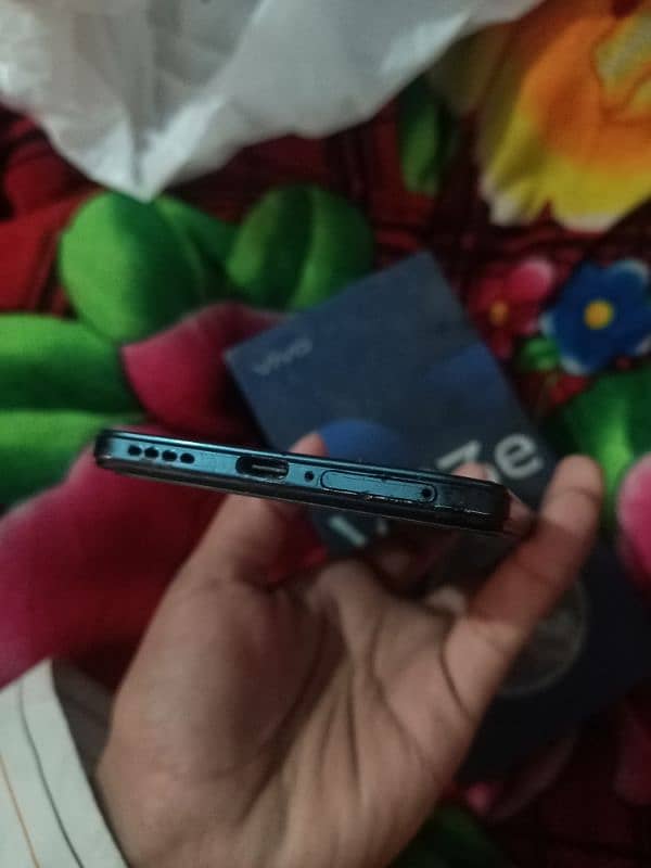 Vivo V23e . . Whatsapp:03128528812 6