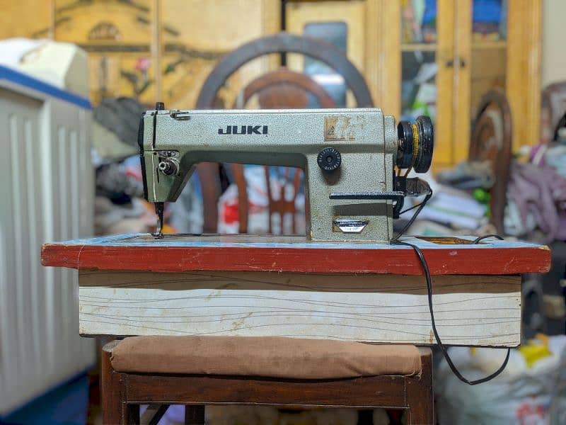 Portable Juki Sewing Machine with 250W Motor 0