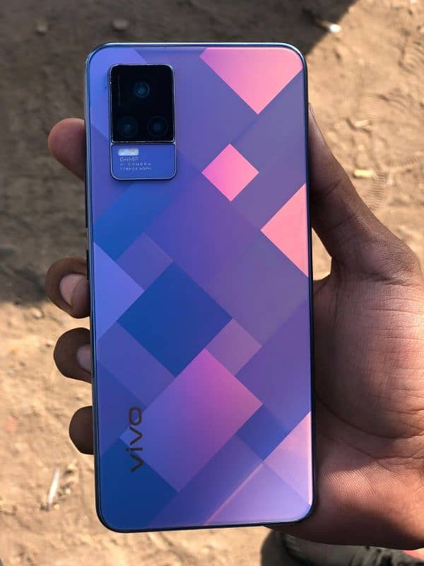 برائے فروخت: Vivo V21e –شاندار ڈائمنڈ کلر، بہترین حالت، بالکل نیا جیسا 0