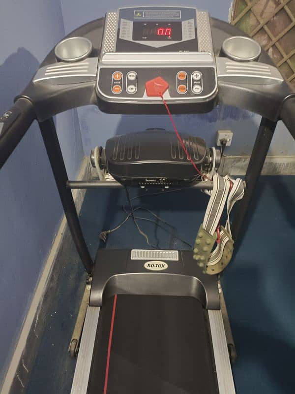 Rotox Treadmill. HP= 3. Weight= 160 kg 1