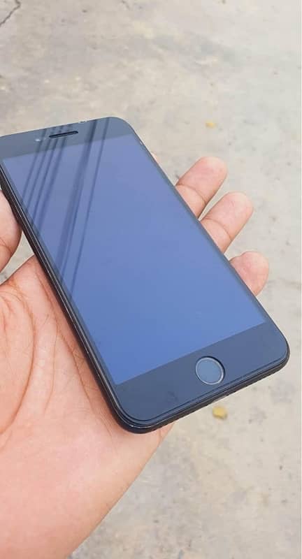 iPhone 7plus 128gb pta approved 0347-0606029 2