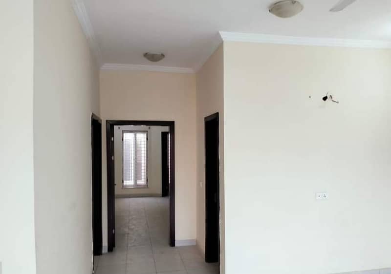 Precinct 10A Villa For Rent 12