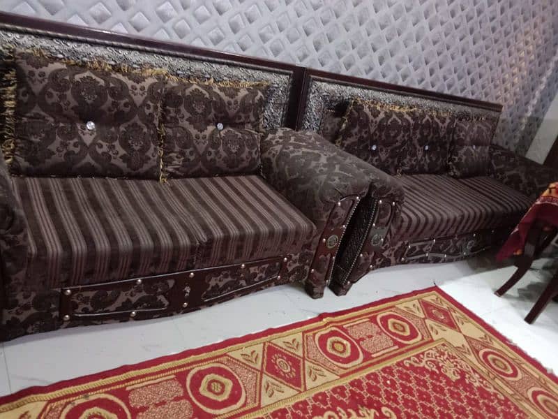 sofa set 3+2+1 six seater in very good condition 2