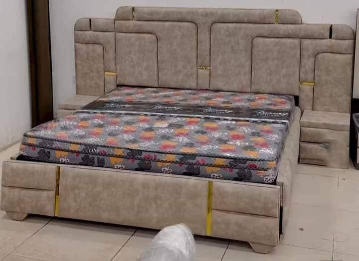 bed set / king size bed / double bed / poshish bed / bed / side table 3