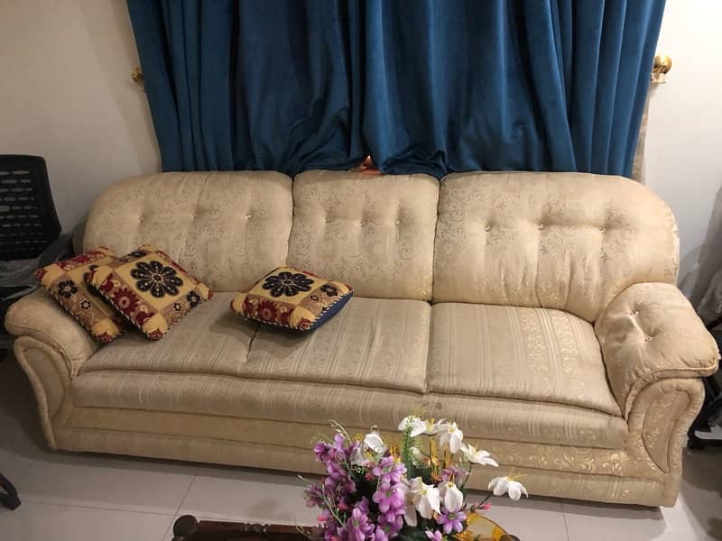 Selling my home used five seater sofa set 1