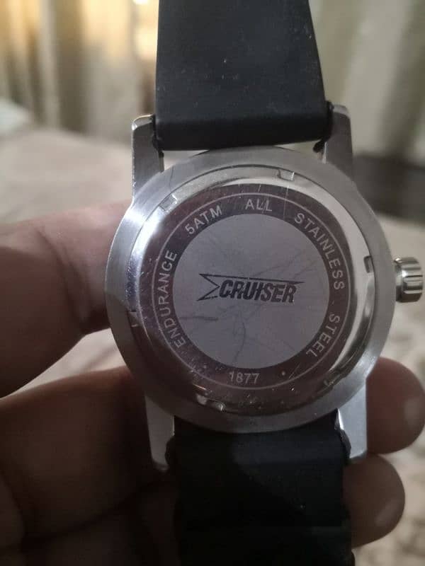 cruiser 5atm/5m water resistance Tachymeter Date 24 hours week Days. 3