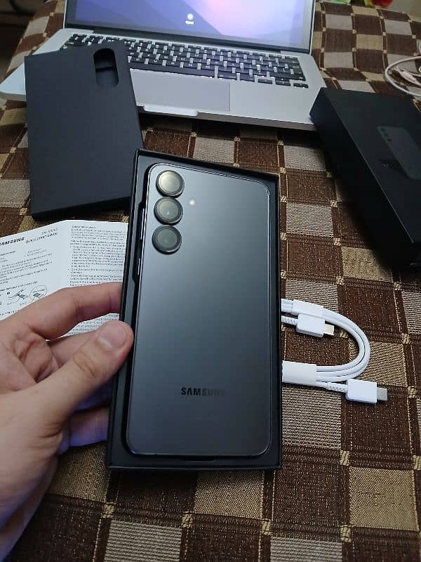 Samsung S24 plus + 256 with Box 2