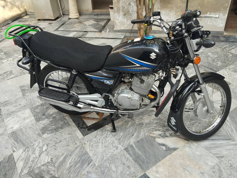 Suzuki GS 150 Model 2024 0