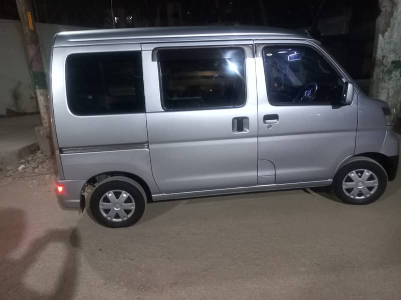 Daihatsu Hijet 2024 4